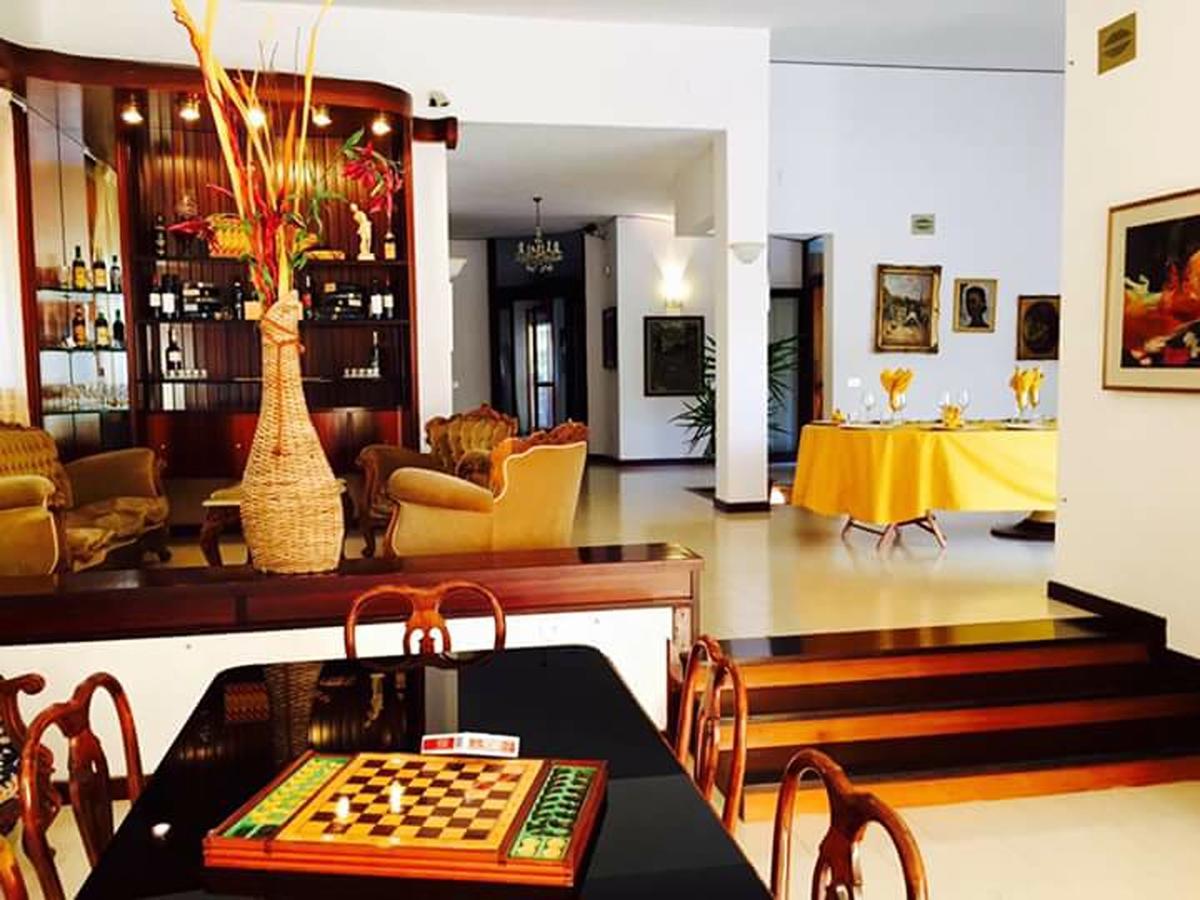 B&B Villa Garden บิสเชลเย ภายนอก รูปภาพ